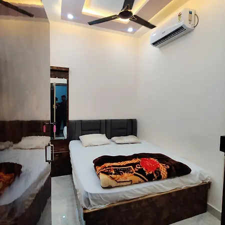 Shri Vishnu Home Stay Varanasi Exterior photo